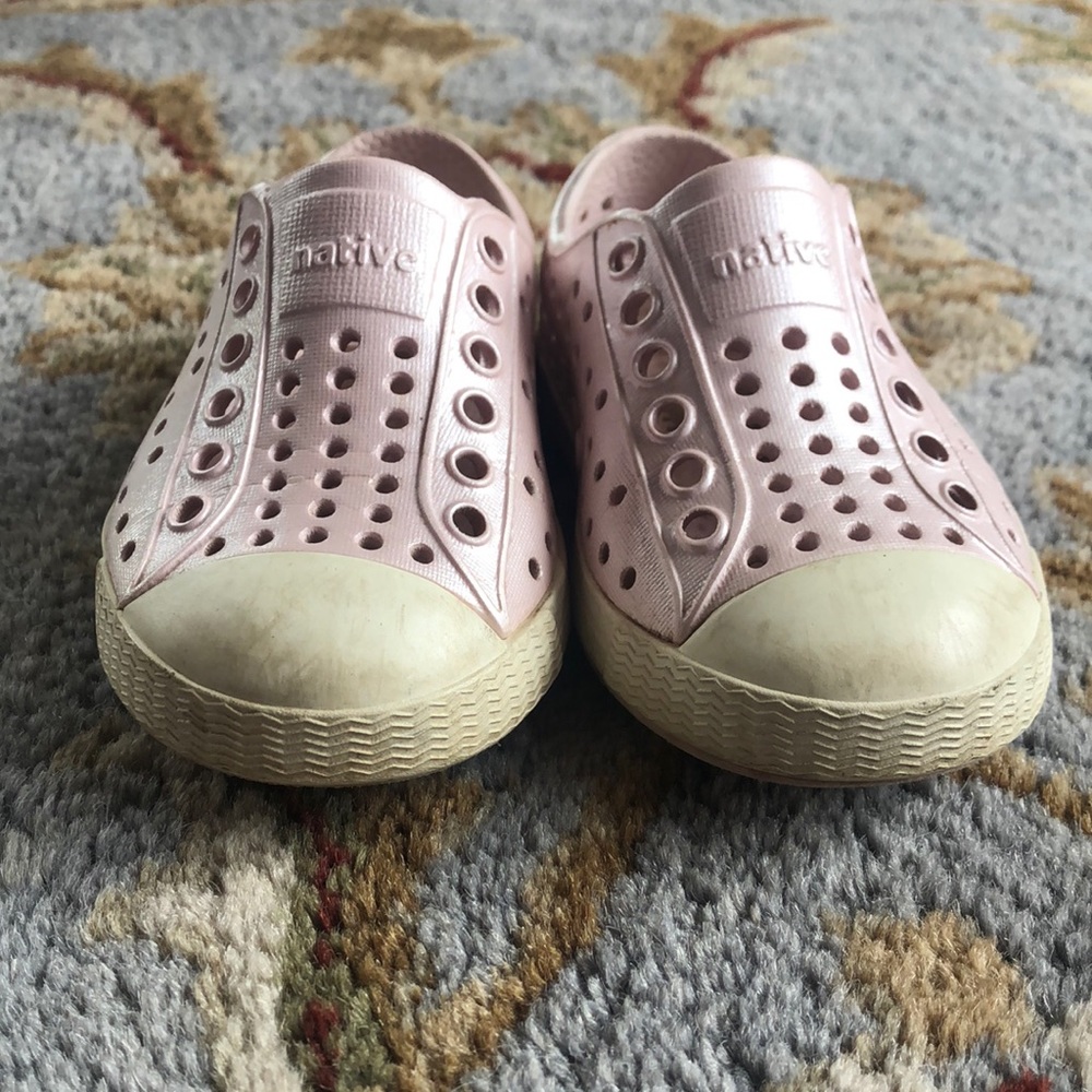 Native Toddler Size 5 Pink Iridescent Jefferson